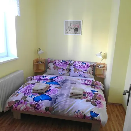 Apartment Bohdalec Prague